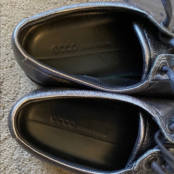 Ecco Black and Silver Sneakers Sleek Metallic Design - Picture 5 of 15